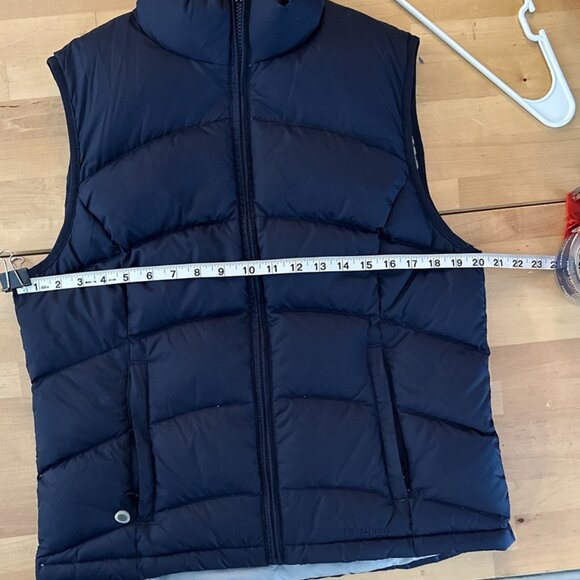 LL Bean Ws down vest, medium, navy, great condition - Picture 2 of 10
